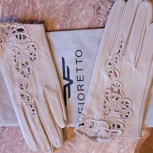 Fioretto Leather Gloves. Taupe/Tan. Delicate Lace Embroidery. Button Closure.